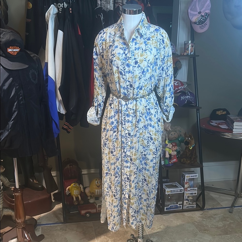 NWT Sadie & Sage Sz M Floral Blue and White Women's Maxi Dress